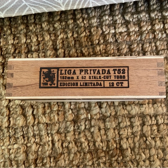 Empty Wooden Cigar Box Liga Privada T52 Stalk Cut Toro 152 x 52 - Picture 6 of 7